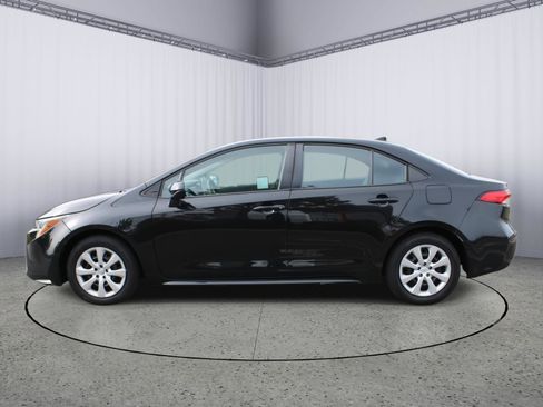 Used 2020 Toyota Corolla LE image 5