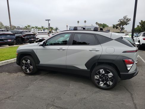 Used 2025 Hyundai Kona SEL AWD/4WD image 3