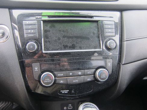 Used 2019 Nissan Rogue SV AWD/4WD image 10