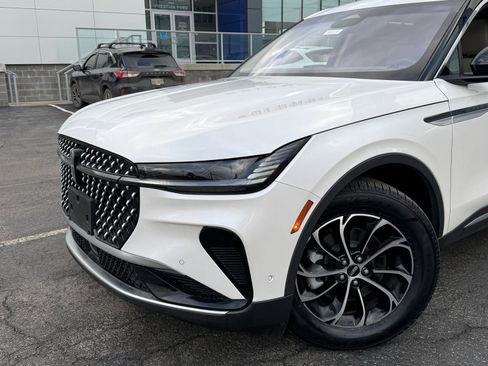 Used 2024 Lincoln Nautilus Premier w/ Equipment Group 102A image 19