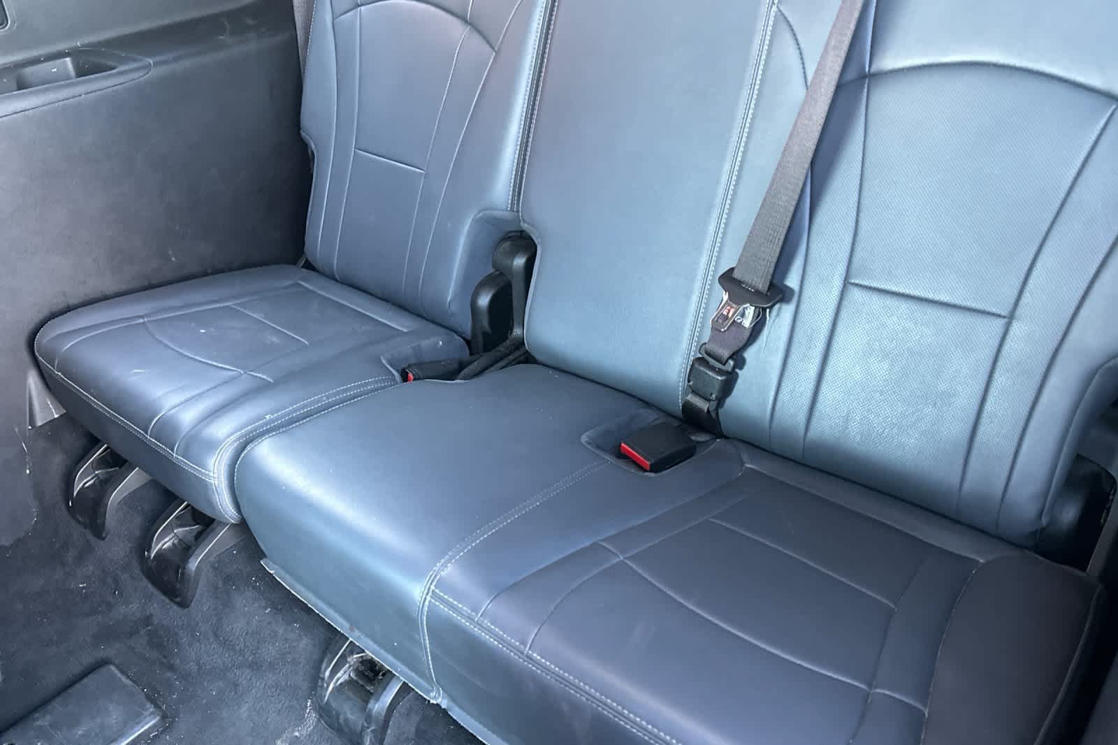 Used 2021 Buick Enclave Essence FWD image 17