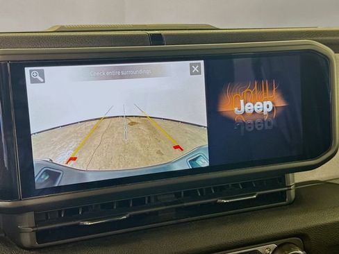 Used 2024 Jeep Gladiator Sport image 17