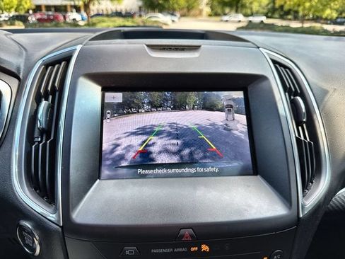 Used 2020 Ford Edge Titanium w/ Equipment Group 301A FWD image 17