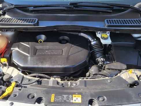Used 2017 Ford Escape SE w/ Equipment Group 201A AWD/4WD image 38