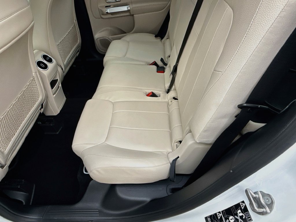 Used 2021 Mercedes-Benz GLB 250 4MATIC image 29