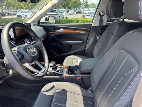 Used 2023 Audi Q5 2.0T Premium Plus w/ Premium Plus Package AWD/4WD image 17