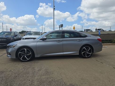 Used 2018 Honda Accord Sport image 8