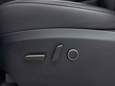 Used 2024 Tesla Model Y Performance image 30