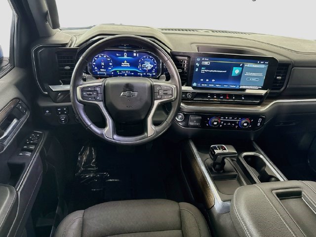 Used 2022 Chevrolet Silverado 1500 LT Trail Boss AWD/4WD image 16
