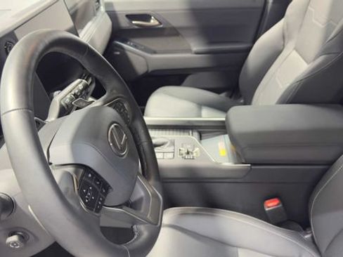 Used 2024 Lexus GX 550 w/ Cold Area Package AWD/4WD image 25