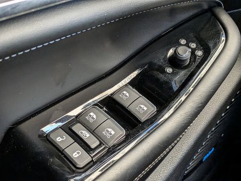 Used 2021 Jeep Grand Cherokee L Overland w/ Luxury Tech Group IV AWD/4WD image 36