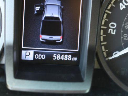 Used 2019 Toyota Tacoma TRD Sport image 32