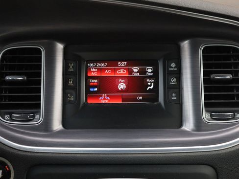 Used 2017 Dodge Charger SE w/ Power Sunroof Group RWD image 30
