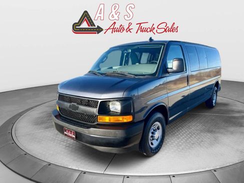 Used 2017 Chevrolet Express 3500 LS image 3