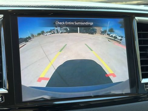 Used 2024 Chrysler Pacifica Touring-L FWD image 30