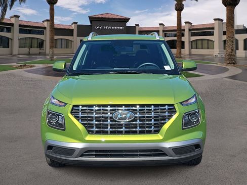 Used 2024 Hyundai Venue SEL FWD image 3