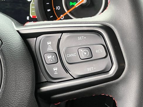 Used 2024 Jeep Gladiator Rubicon AWD/4WD image 22