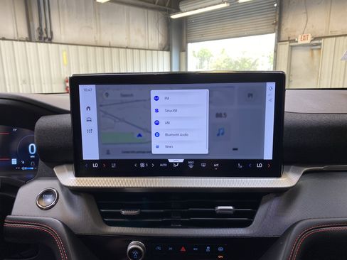 Used 2025 Ford Explorer ST-Line image 44