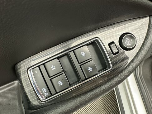 Used 2019 Chevrolet Impala LT image 13