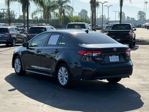 Used 2025 Toyota Corolla LE FWD image 8