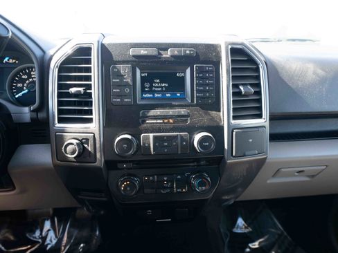 Used 2016 Ford F150 XLT RWD image 17