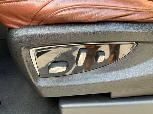 Used 2019 Cadillac Escalade Premium Luxury AWD/4WD image 6