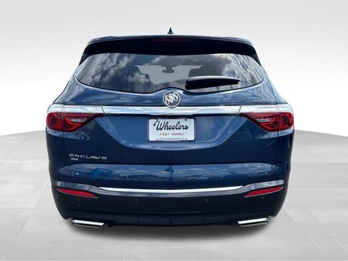 Used 2024 Buick Enclave Essence w/ Sound and Sites Package AWD/4WD image 4