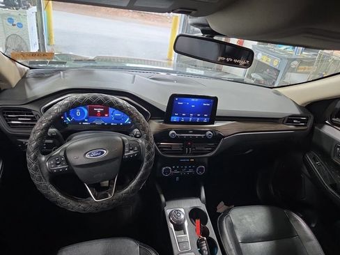 Used 2020 Ford Escape Titanium AWD/4WD image 10