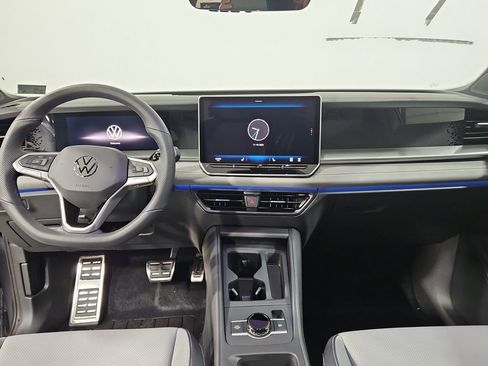 New 2026 Volkswagen Tiguan SE R-Line AWD/4WD image 12