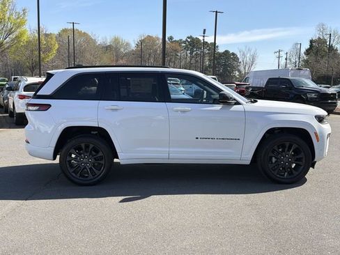 New 2026 Jeep Grand Cherokee Limited AWD/4WD image 13