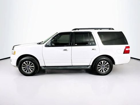 Used 2017 Ford Expedition XLT image 3