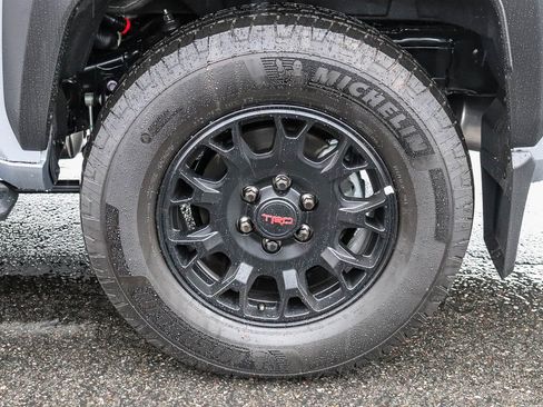 New 2025 Toyota 4Runner TRD Off-Road Premium image 12