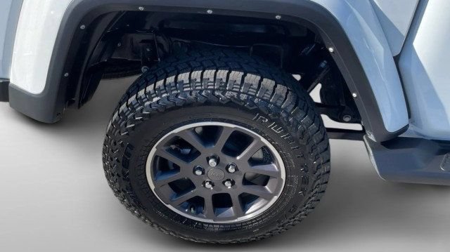 Used 2021 Jeep Gladiator Overland w/ Trailer Tow Package AWD/4WD image 10