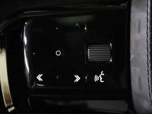 Used 2025 Land Rover Range Rover Velar Dynamic SE AWD/4WD image 16