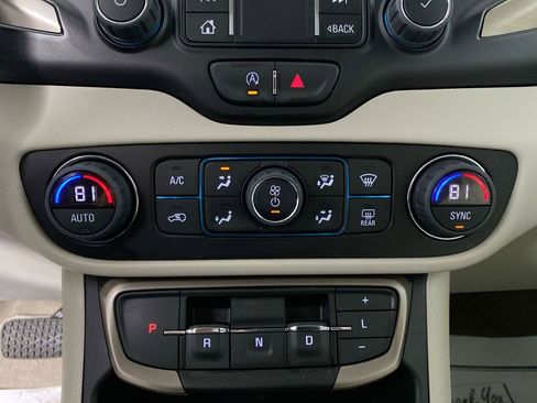 Used 2023 GMC Terrain Denali image 18