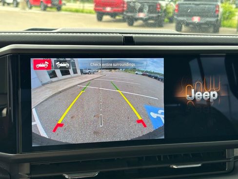 Used 2024 Jeep Wrangler Unlimited Sahara w/ Technology Group AWD/4WD image 18