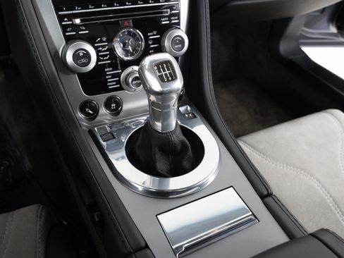 Used 2009 Aston Martin DBS Coupe RWD image 25