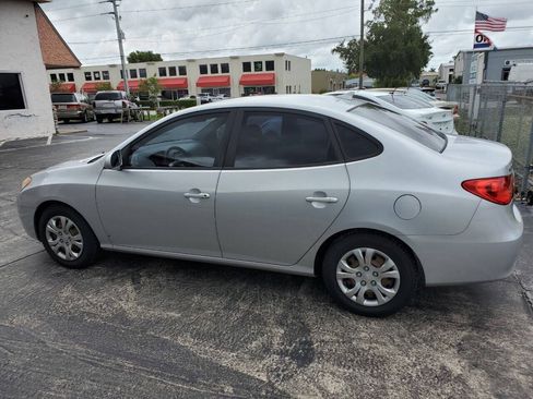 Used 2010 Hyundai Elantra GLS FWD image 9