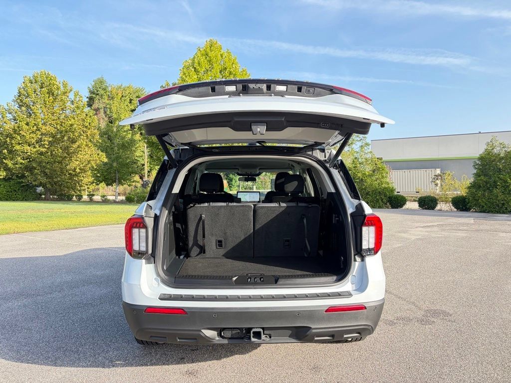 Used 2026 Ford Explorer Active RWD image 7