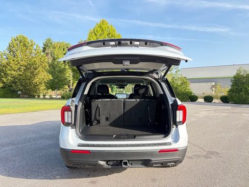 Used 2026 Ford Explorer Active RWD image 7