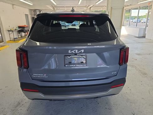 Certified 2024 Kia Sorento S AWD/4WD image 4