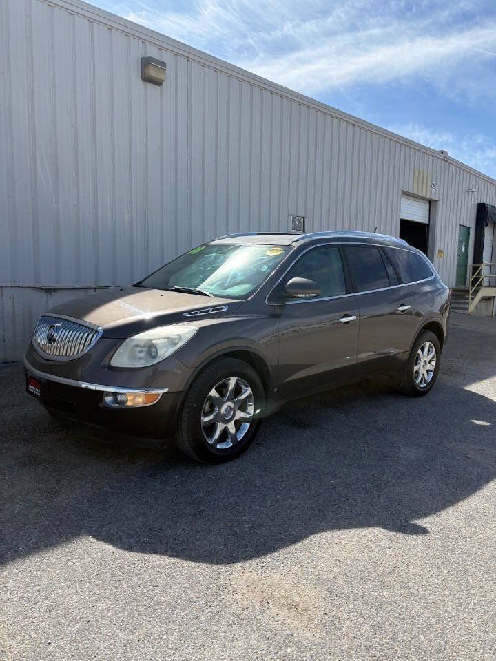 Used 2008 Buick Enclave CXL w/ Entertainment Package #1 FWD image 3