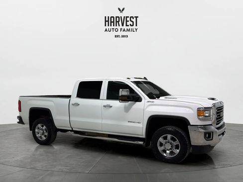 Used 2019 GMC Sierra 2500 SLT w/ Duramax Plus Package AWD/4WD image 9