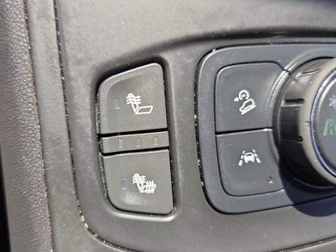 Used 2021 GMC Terrain SLE w/ Driver Convenience Package FWD image 22