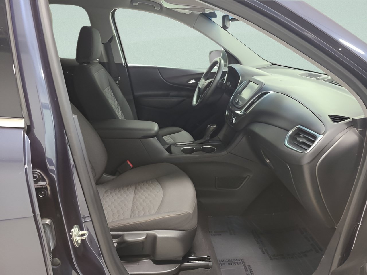 Used 2018 Chevrolet Equinox LT FWD image 11