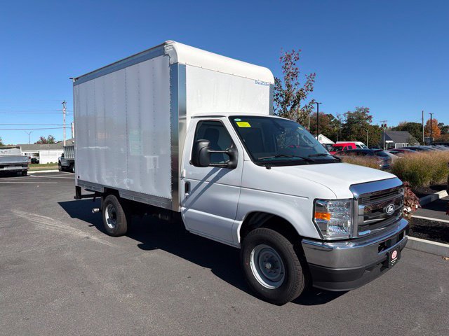 New 2027 Ford E-350 and Econoline 350 Super Duty RWD image 1