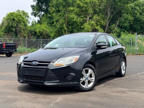 Used 2013 Ford Focus SE FWD image 2