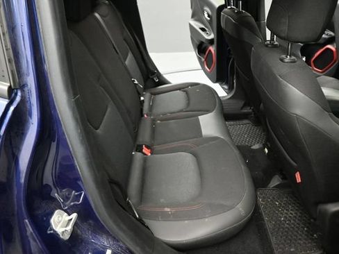 Used 2016 Jeep Renegade Trailhawk AWD/4WD image 16