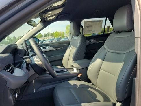 New 2027 Ford Explorer Active w/ Active Comfort Package AWD/4WD image 5