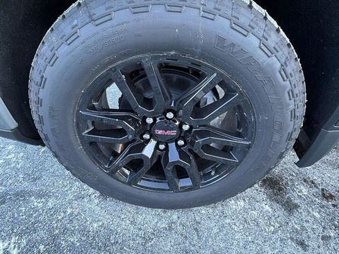 New 2026 GMC Sierra 1500 Elevation image 9